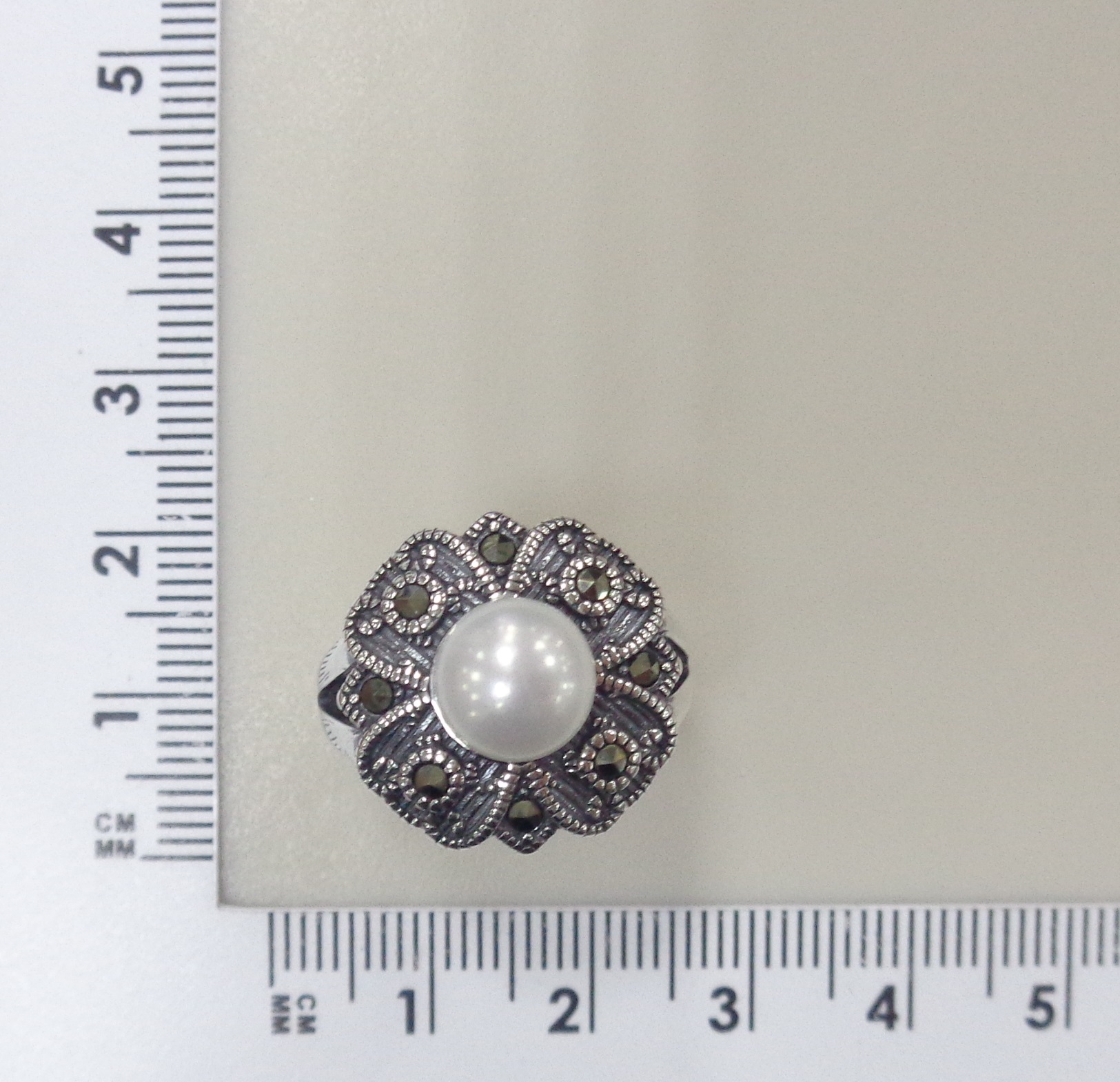 Серебряное кольцо с жемчугом